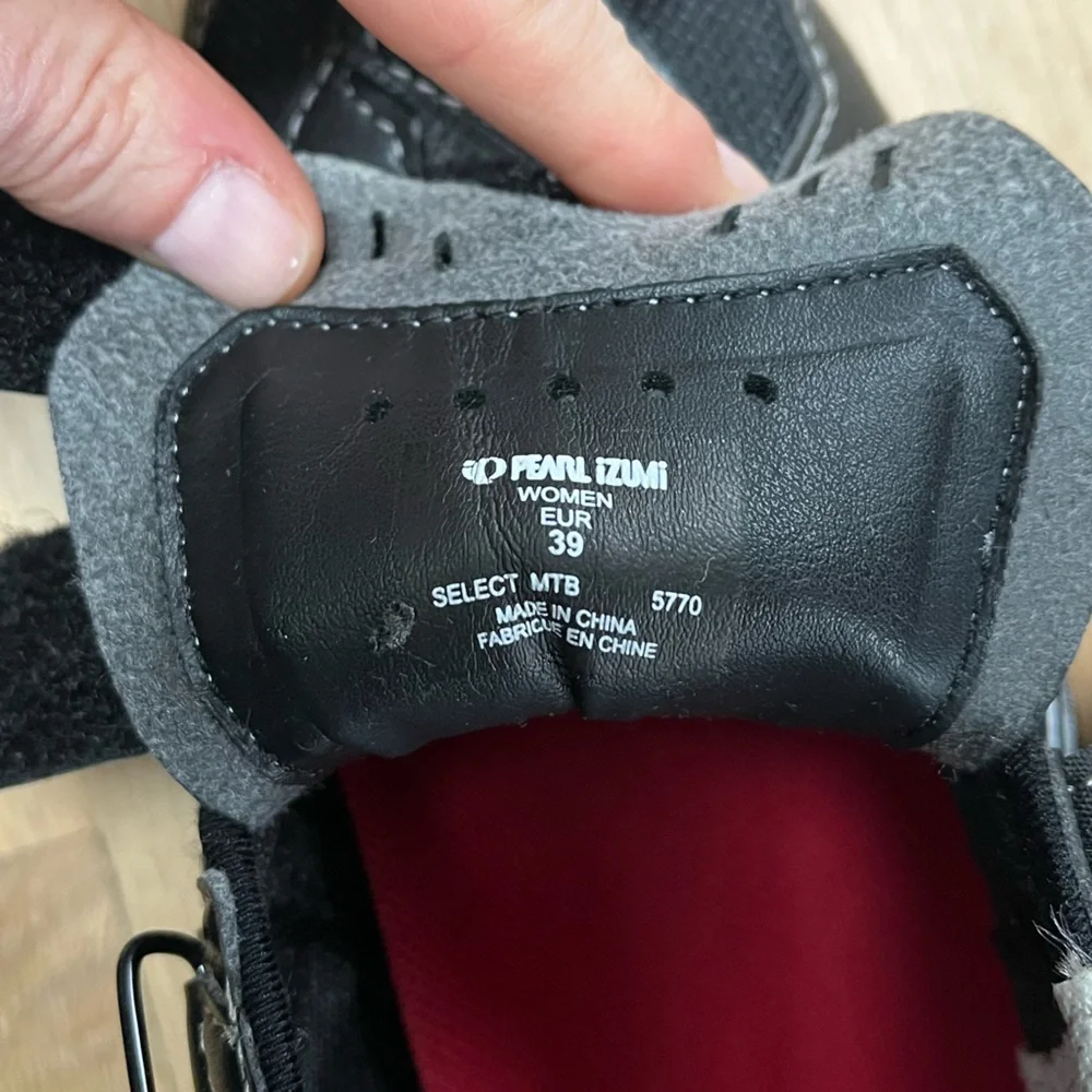 Pearl Izumi Spin Shoes - Picture 3 of 6